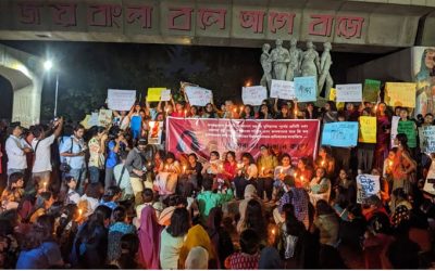 কলকাতার নারীদের সঙ্গে সংহতি জানিয়ে রাজু ভাস্কর্যে ‘মেয়েরা রাত দখল করো’