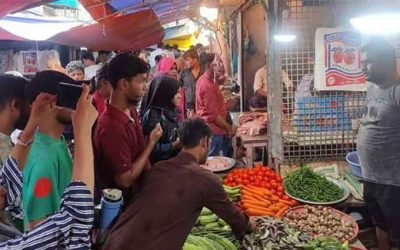 বাজার তদারকিতে শিক্ষার্থীরা খুশি ক্রেতা-বিক্রেতা