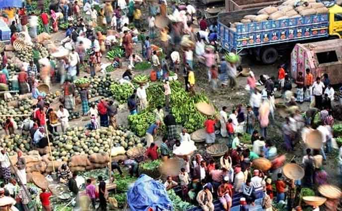 কারওয়ান বাজারে দখল-চাঁদাবাজি নিয়ে সংঘর্ষ, আহত ১৩